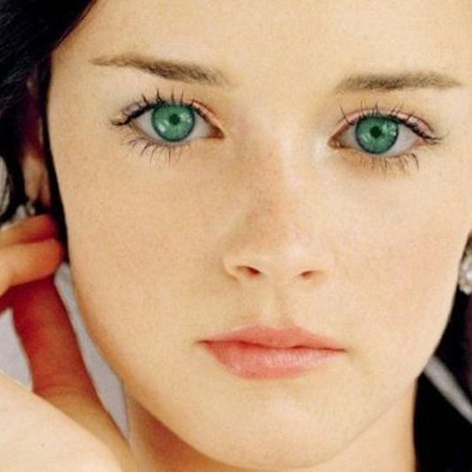 Brilliant green (12 months) colored contact lenses