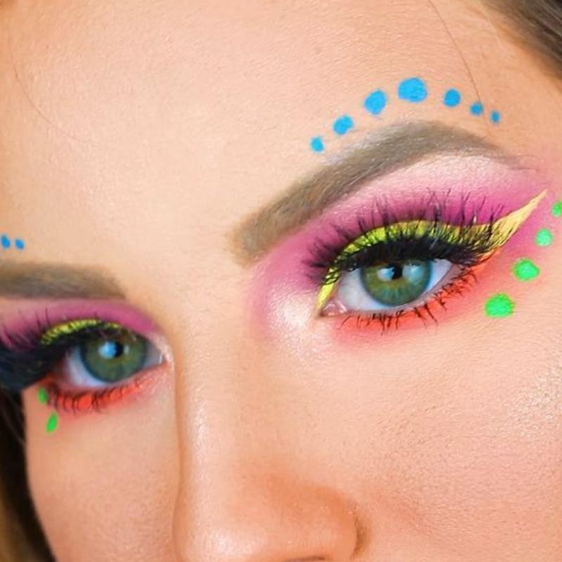 Green pupil (12 months) colored contact lenses