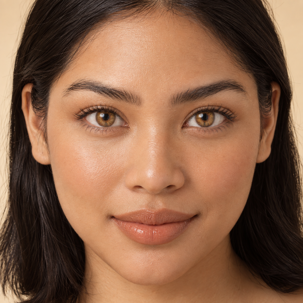 Amber Maple Short Stroke colored contacts on model - maple daylight beauty